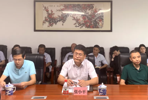 張小平、吳隼一行蒞臨吉安長運(yùn)、吉安公交檢查指導(dǎo)工作