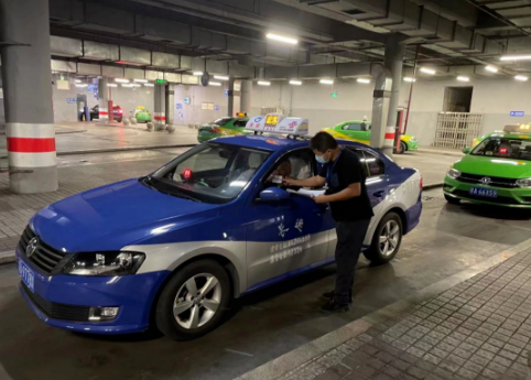 長運出租  開展“將心比心·終端檢驗”、“一心向黨·全心為民”專題活動