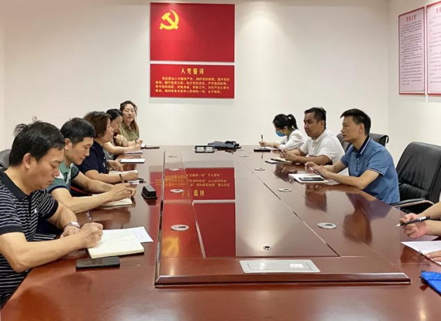 黃俊一行對(duì)上饒汽運(yùn)、匯通保險(xiǎn)開(kāi)展“三公”工作專項(xiàng)檢查