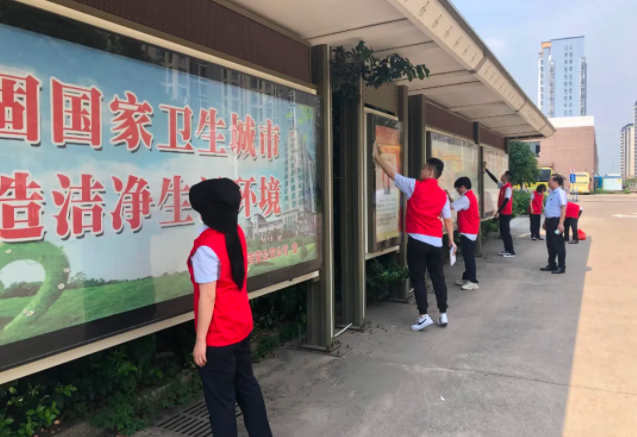 吉安公交 與市交通運輸局團委聯(lián)合開展志愿服務(wù)活動