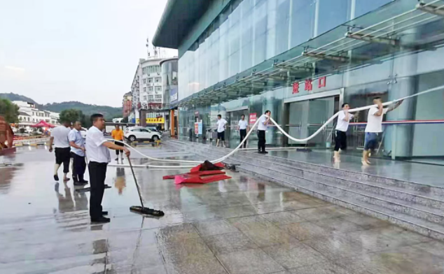 鷹潭長(zhǎng)運(yùn) 貴溪公司改善車(chē)站環(huán)境衛(wèi)生 助力文明創(chuàng)建