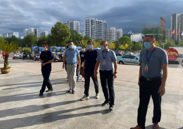 黃山長運(yùn) 市交通局督導(dǎo)黃山長運(yùn)客運(yùn)總站疫情防控和安全生產(chǎn)工作