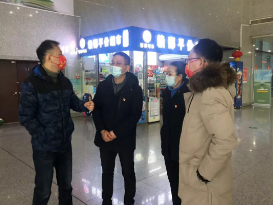 葛威敏督導(dǎo)南昌長(zhǎng)途汽車西站春運(yùn)疫情防控、安全運(yùn)輸工作