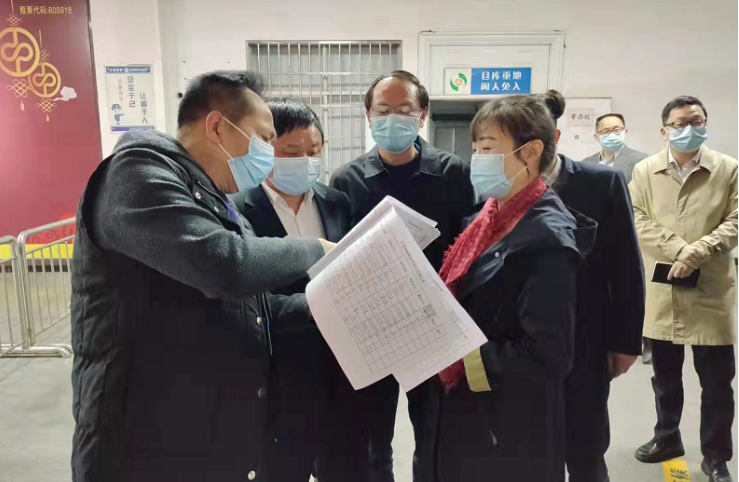 九江長(zhǎng)運(yùn)  市領(lǐng)導(dǎo)督導(dǎo)九江長(zhǎng)途汽車(chē)站疫情防控工作