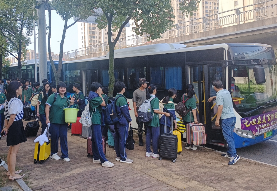 鷹潭公交：助力研學服務(wù) 傳遞公交溫度