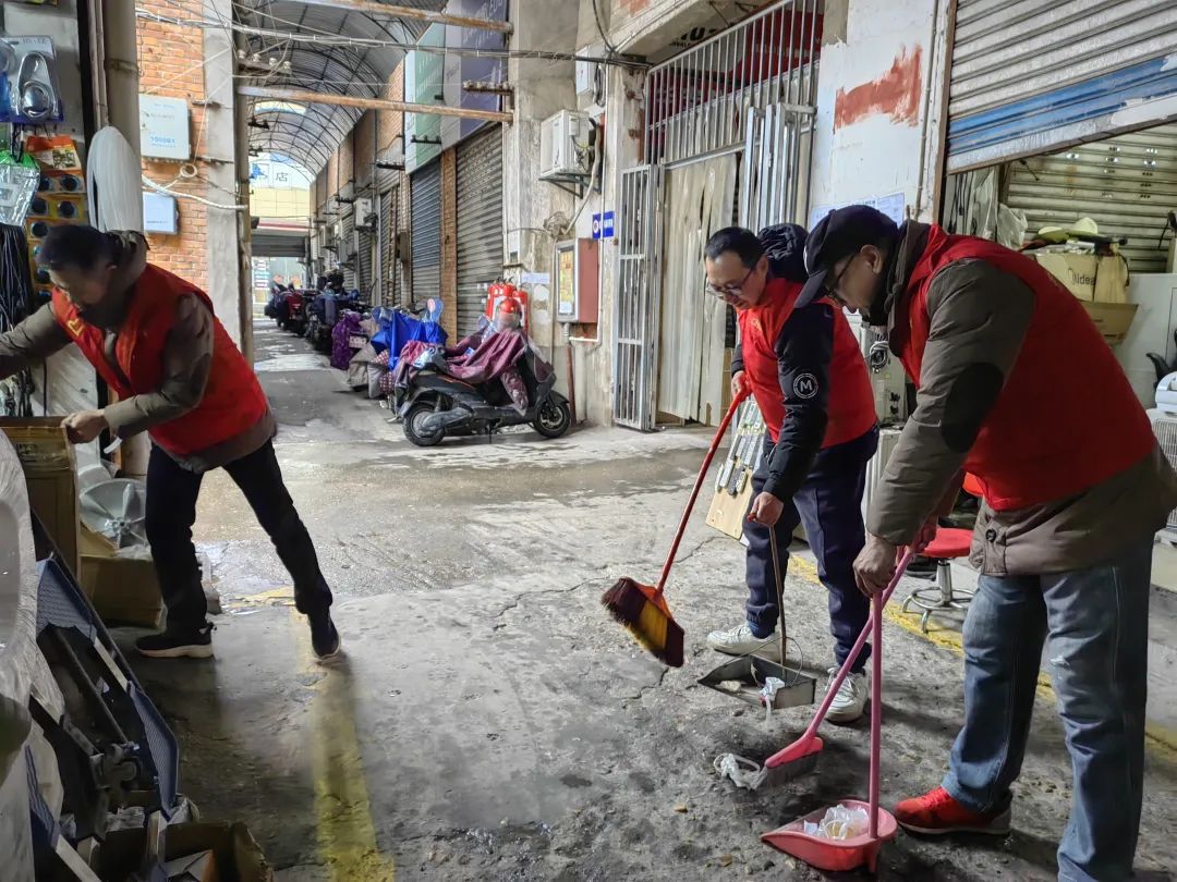 長運(yùn)物業(yè):學(xué)習(xí)雷鋒好榜樣 服務(wù)群眾樹新風(fēng)