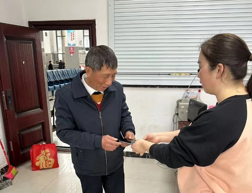 鄱陽(yáng)長(zhǎng)運(yùn)：手機(jī)失而復(fù)得 車(chē)站善舉暖人心