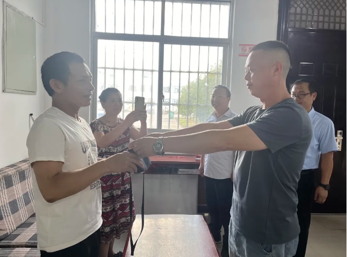 撫州長運(yùn):主動(dòng)找尋失主 養(yǎng)老金“回家了”