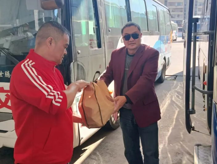 暖新聞 || 撫州長運(yùn):高效服務(wù) 找回乘客遺失物品