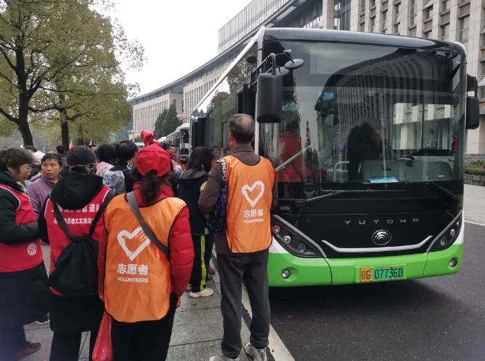 九江長運:公交“牽手”馬拉松,共赴瑞昌花海約